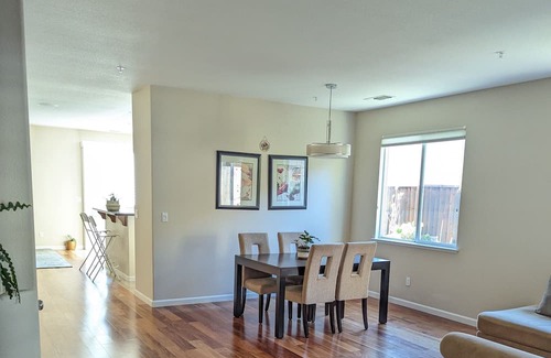 Pittsburg House | Private room in a house at Bay point CA . 5 min drive to BART and Safeway.