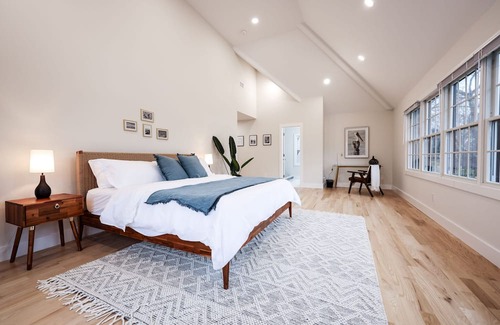 Bellport House | Bellport Luxury Pool Retreat w/3BR