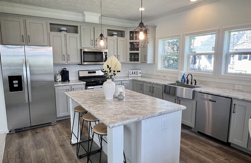 Port Clinton Cottage | New Construction ! With the beach and park out your front door