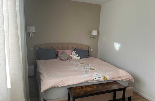 Villepreux House | Homerez - Nice house for 7 ppl. with garden and terrace at Villepreux