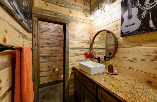 Pickens Cabin | I Cross My Heart, Honeymoon Cabin, EV Outlet