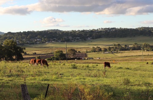 Cranley Cabin | Cosy Farm Stay. Minutes from Toowoomba Bypass