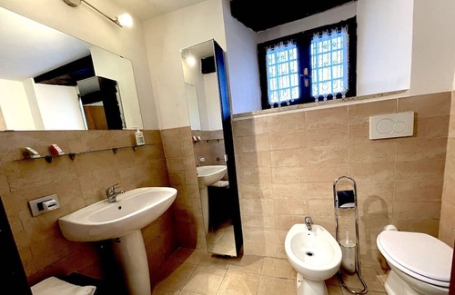 Arpino Other | Spacious double room in an ancient farmhouse with exposed beams and 19th century stone equipped with
