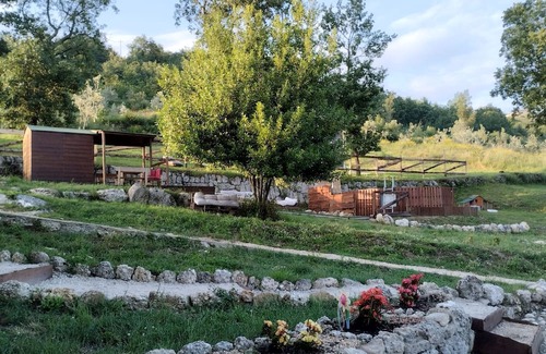 Arpino House | 12 m2 tent equipped with a comfortable French double bed, with an internal space to relax in. The ex