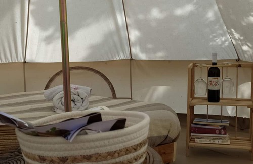 Arpino House | 12 m2 tent equipped with a comfortable French double bed, with an internal space to relax in. The ex
