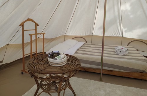 Arpino House | 12 m2 tent equipped with a comfortable French double bed, with an internal space to relax in. The ex