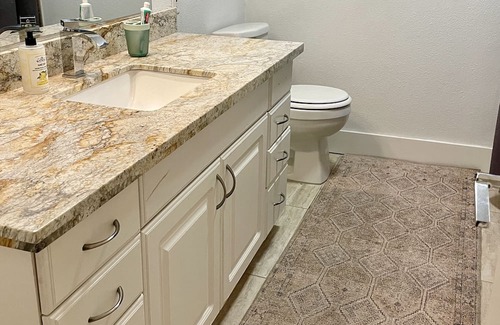 Tarrytown House | Central Austin Guesthouse - Excellent Location. Close to Everything!