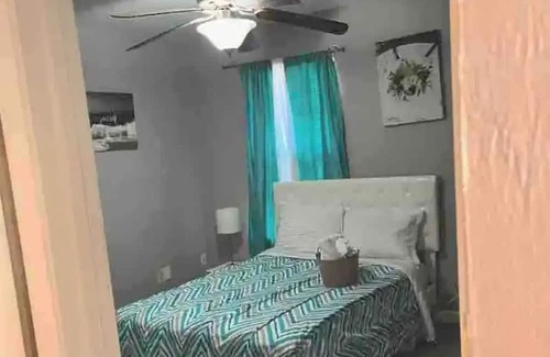 Griffin Heights Apartment | Exciting 2 B/1 b near FSU /FAMU.