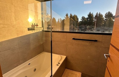 San Carlos de Bariloche Ski Chalet | MODERNA CASA DE MONTAÑA EN BARRIO RESIDENCIAL MUY CERCA DEL CENTRO DE LA CIUIDAD