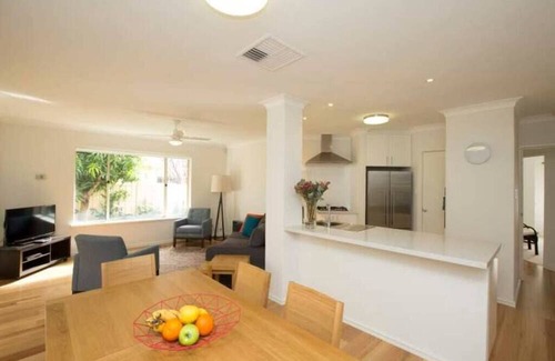 Mount Pleasant House | Relaxing Villa Retreat*Canning River*Family Friendly*