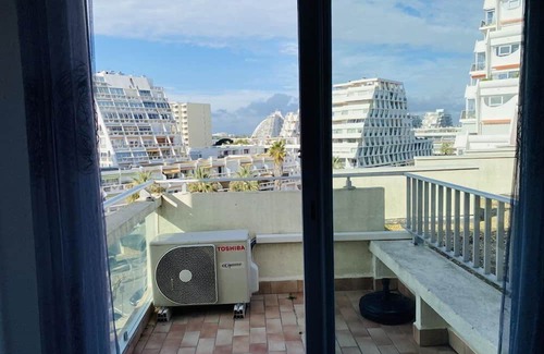 La Grande-Motte Apartment | Bel Appartement 4 Couchages , Centre Ville ,vue Mer , Terrasse , Clim , Parking