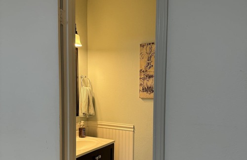 League City House | Medium/Long Term stays: Cozy Townhome in Old League City