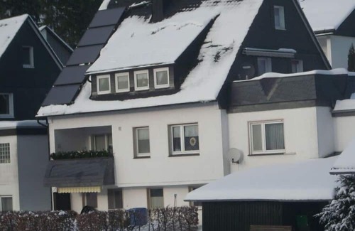 Assinghausen Apartment | Holiday flat by the forest lake