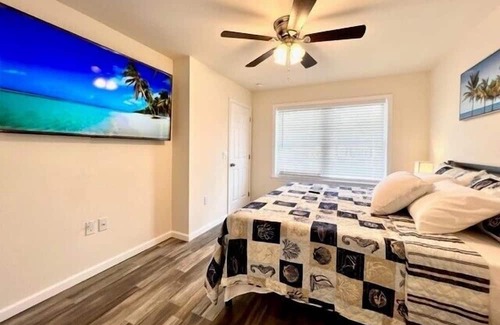 Town Bank House | 1 block and a 5 min walk to the Delaware Bay Beach and the awesome sunsets.