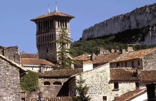 Saint-Antonin Noble Val House | Flower Camping les Gorges de l'Aveyron * - The Gite (2 bedrooms) 5 people