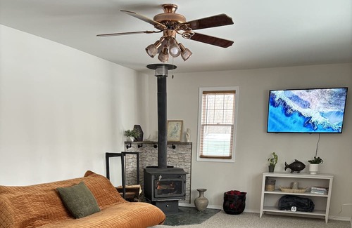 Antioch House | Highland Hideaway chain O’ lakes home