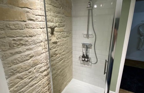 Tusson Bed & Breakfast | Maison Dix has two elegant, charming guests rooms in Tusson.