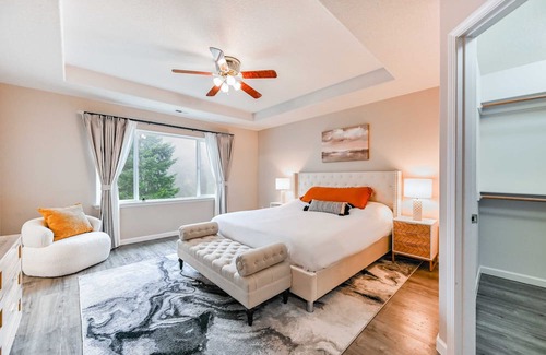 Hillsboro House | Suburban Serenity on 58th Ave
