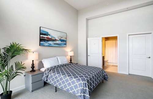 McLean Apartment | Welcome to our luxurious 2-bed, 2-bath apartment in the heart of McLean Commons!