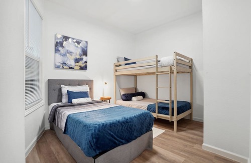 South of Market Apartment | "Cozy & Complete 2b/1b apt;Near SoMa"