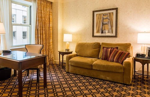 Financial District House | 1-Bedroom Suite at a 4.5⭐️ Hotel