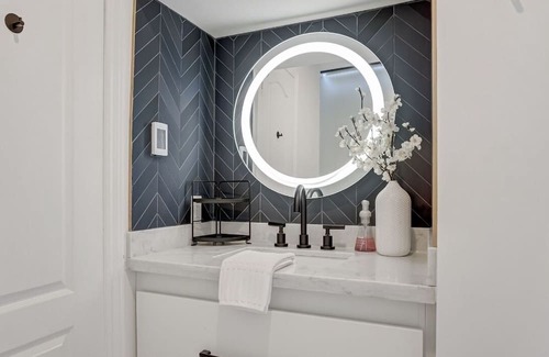 Trinity - Bellwoods House | Stunning Trinity Bellwood 2 bedrooms home