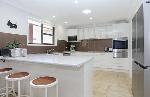 Hawks Nest House | The Pawsome Getaway - Pet Friendly