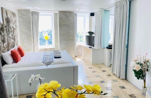 Chaweng City Center Villa | Samui Sky Pool Villa