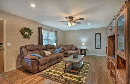 Hardy House | COUNTRY HOME ON 5 ACRES WITH A CREEK AND CLOSE TO THE SPRING RIVER