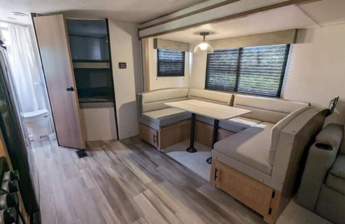 Glenwood House | Gated Community - Caddo Access!