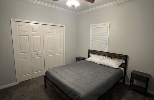 Wyandotte House | 2 Bedroom 1 Bath With Boat Slip Upon Request