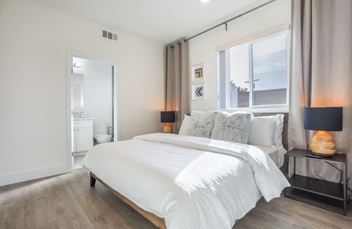 Pico-Union House | Periwinkle by AvantStay | Walk to Staples, Rooftop