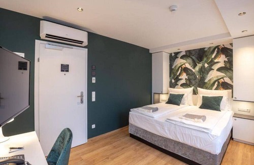 Meidling Apartment | Superior Double Room by Arbio