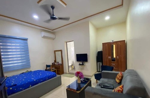Lome Apartment | Cosy, peaceful, large, Fully equipped studio in Sogbossito-Lomé With a balcony