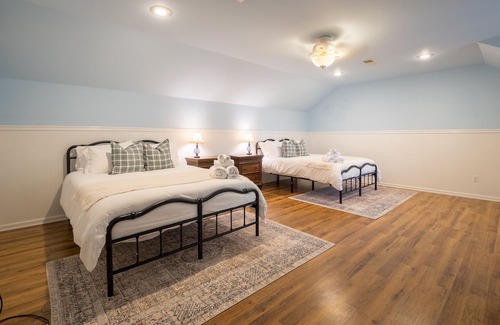Valdosta House | Private Estate: 15 Acres, Lap Pool, 6,000 Sqft, Pond, Sleeps 15