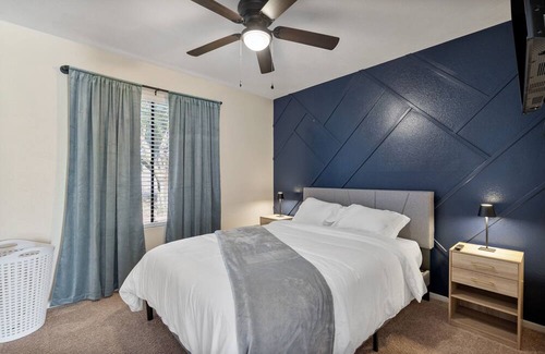 Fairwood House | 20 Minutes to Downtown Phoenix - 3b/2ba with Pool
