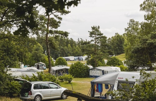 Wilsum RV Rental | Your traditional, elegant, luxurious or ultramodern caravan can be connected to a water connection, but also a waste water drain at the comfort camping site.