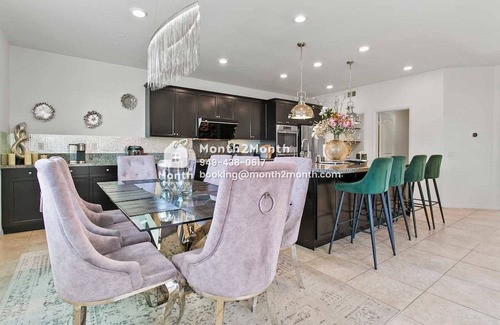Fontana House | Luxurious Haven on Curry Pl #41793