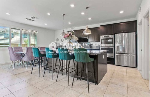 Fontana House | Luxurious Haven on Curry Pl #41793