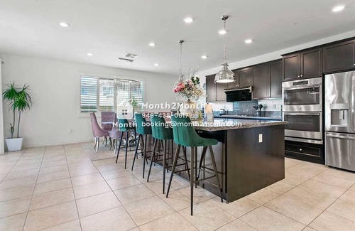 Fontana House | Luxurious Haven on Curry Pl #41793