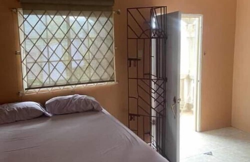 Mandeville House | Cozy accommodation in the cool hills of ,Mandeville with a view of the ocean