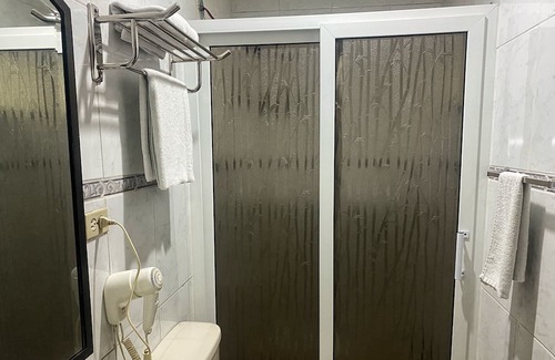 San Pedro Sula Apartment | 102- Apto 2 Hab, 2 Baños Privado, Estacionamiento, Ubicación Céntrica y Segura