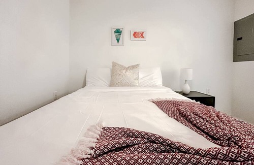 Downtown Springfield Apartment | Sleepover: Intimate 1BD/1BA Downtown Springfield