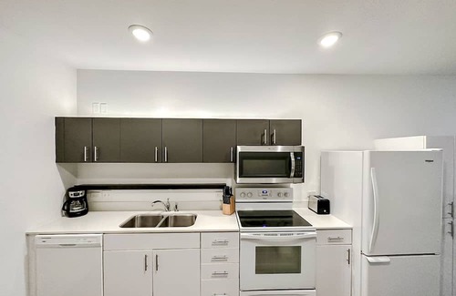 Downtown Springfield Apartment | Sleepover: Intimate 1BD/1BA Downtown Springfield