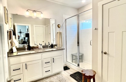 Wellborn House | College Station Midtown Cat House ~ 4 Bedroom