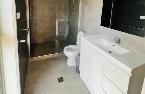 Moncrieff House | Entire 4 BR House In Moncrieff Close To Playground