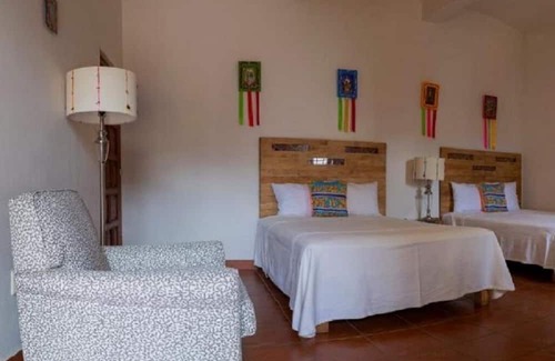 Luis Jimenez Figueroa Bed & Breakfast | Habitación Retablos en Casa Los Arquitos B&B