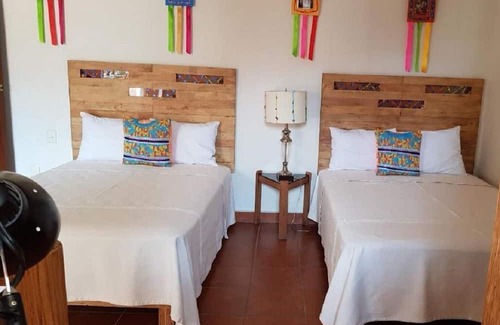 Luis Jimenez Figueroa Bed & Breakfast | Habitación Retablos en Casa Los Arquitos B&B