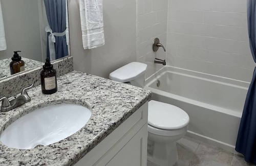 East Naples Condo | Prime Naples Getaway: 2BR/2BA Condo, Poolside Paradise, Close to Beaches & More!