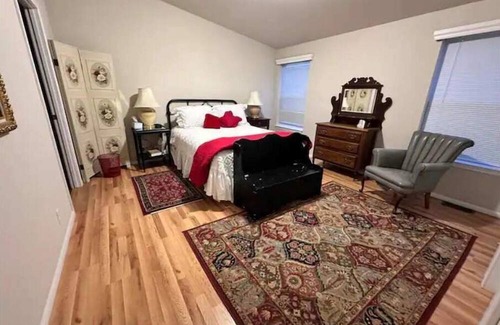 John Day House | New Home in Quiet Neighborhood